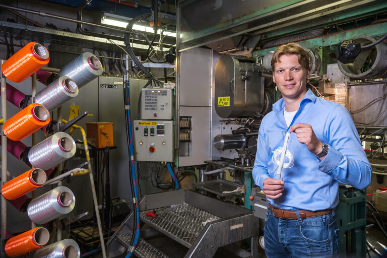 Senbis Aims to Stop Microplastic Pollution from Clothing with Biodegradable Polyester, with AI Assistance